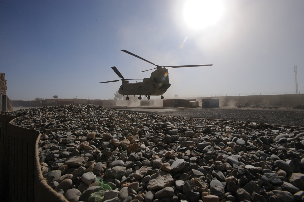 SACEUR visits troops in Afghanistan