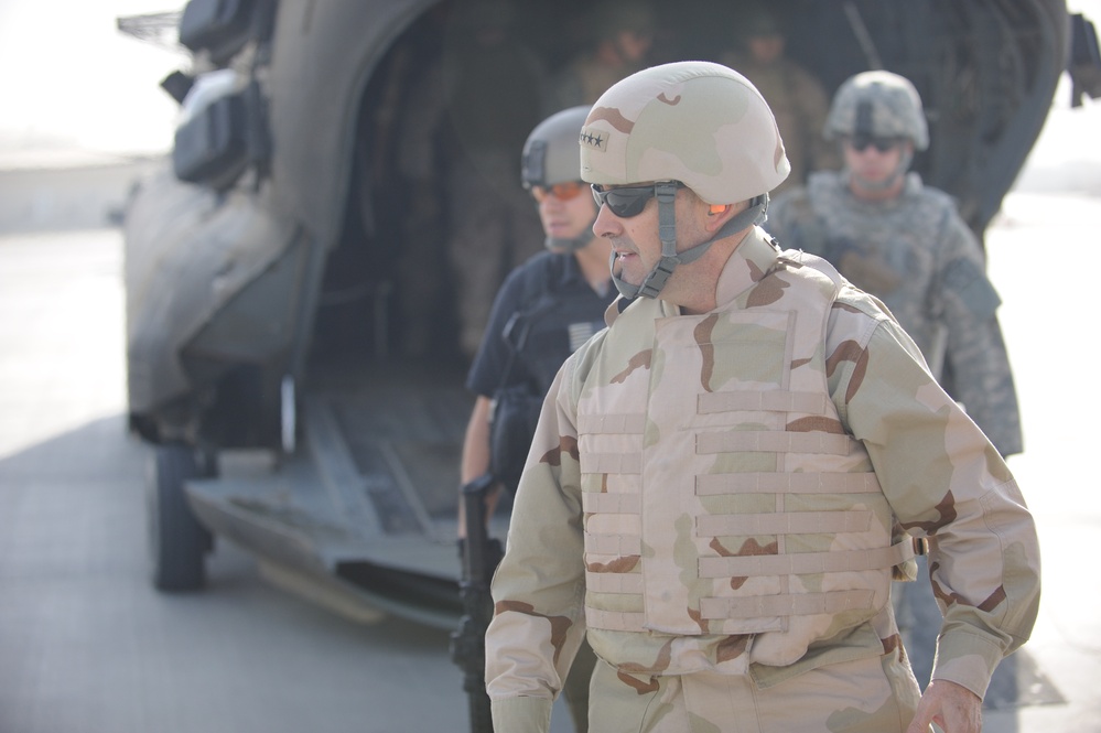 SACEUR visits troops in Afghanistan