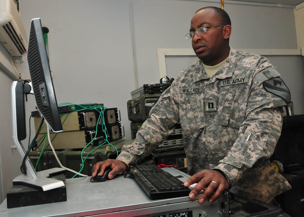 Soldier migrates email accounts