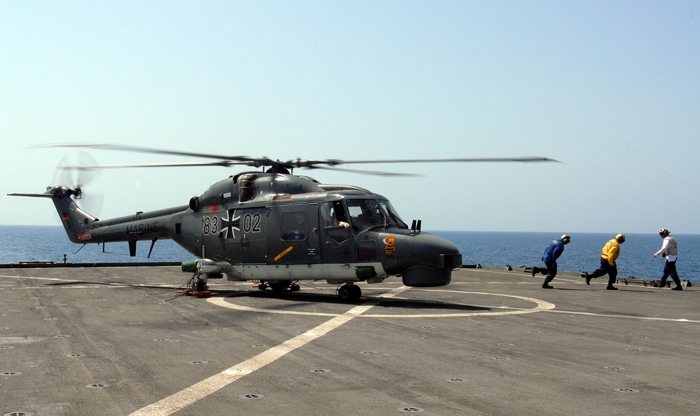 German Marine Lynx refuels aboard USS Whidbey Island