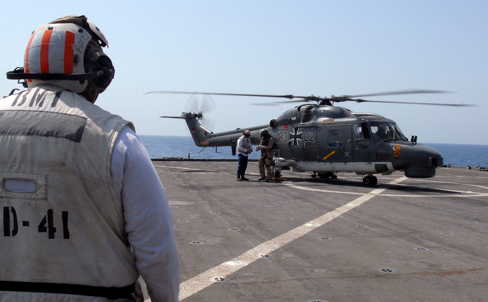 German Marine Lynx refuels aboard USS Whidbey Island