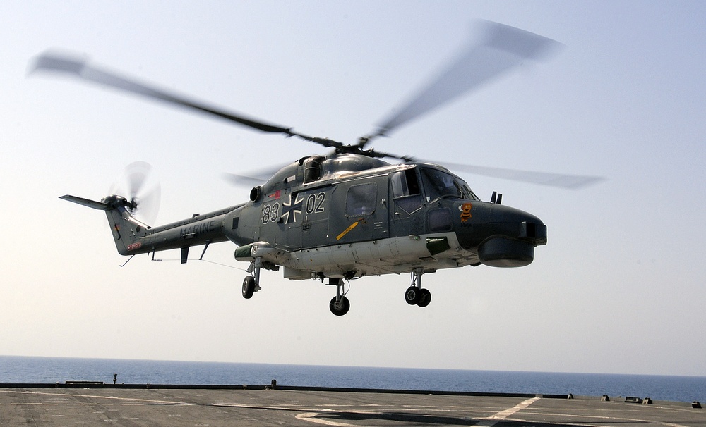 German Marine Lynx refuels aboard USS Whidbey Island