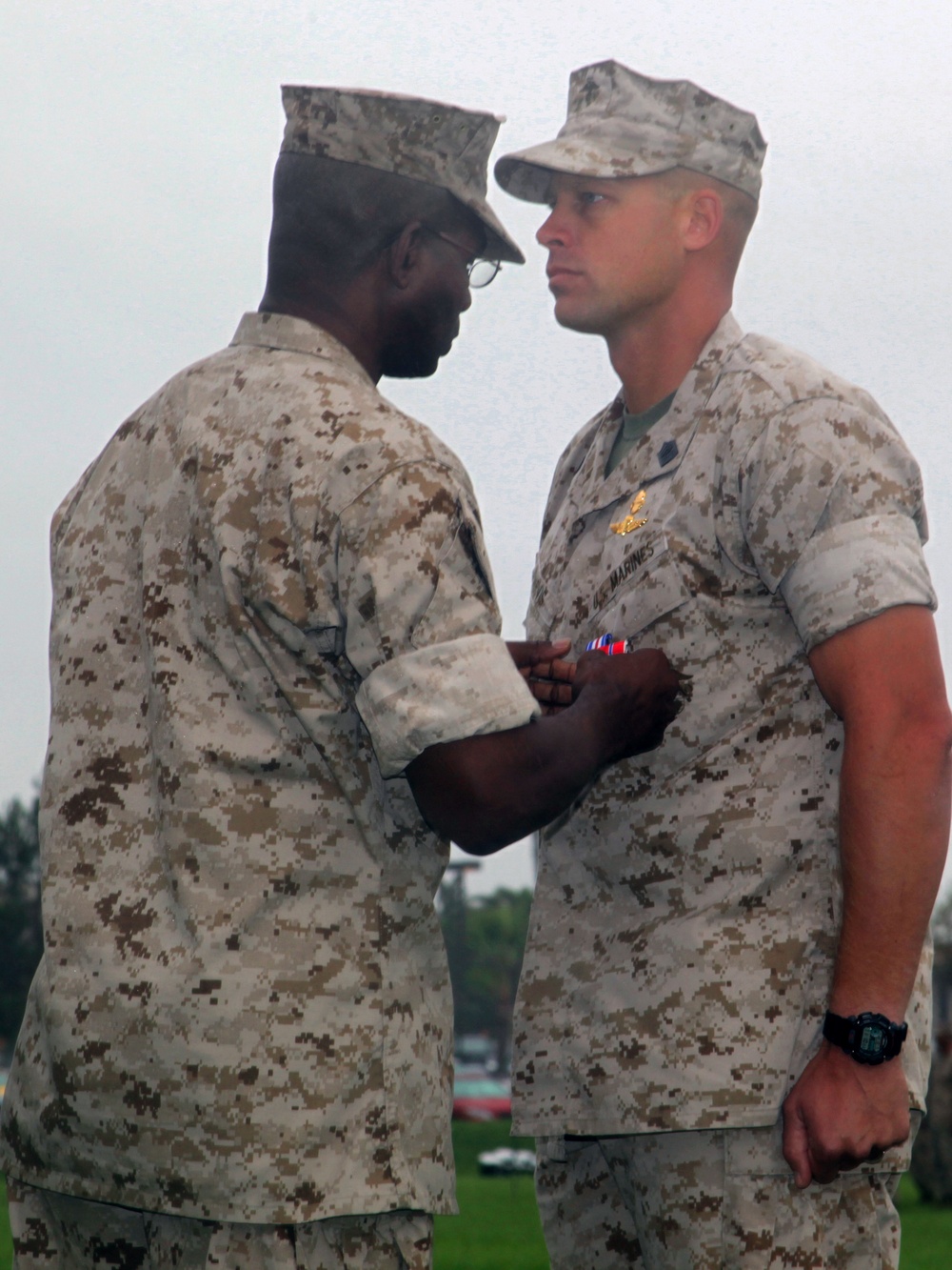 Recon Marine receives Silver and Bronze Star medals