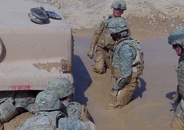 Stryker soldiers strive for excellence during vehicle recovery course