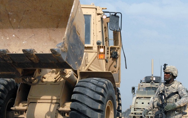 IHP and Ironhorse soldiers make Iraqi roads safer