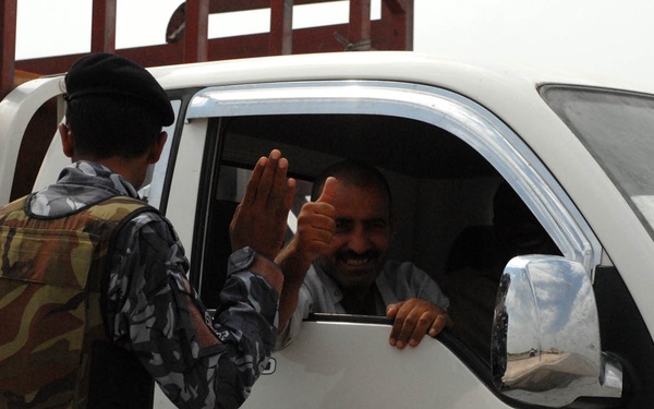 IHP and Ironhorse soldiers make Iraqi roads safer