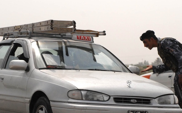 IHP and Ironhorse soldiers make Iraqi roads safer