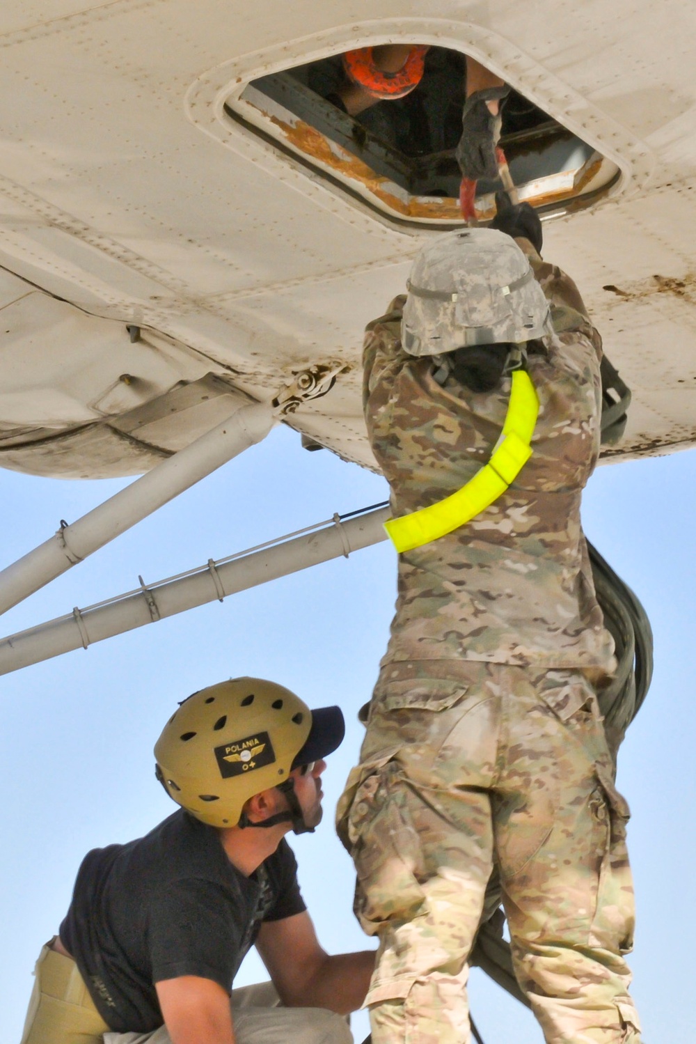 Blackhawk soldiers perform sling load operations