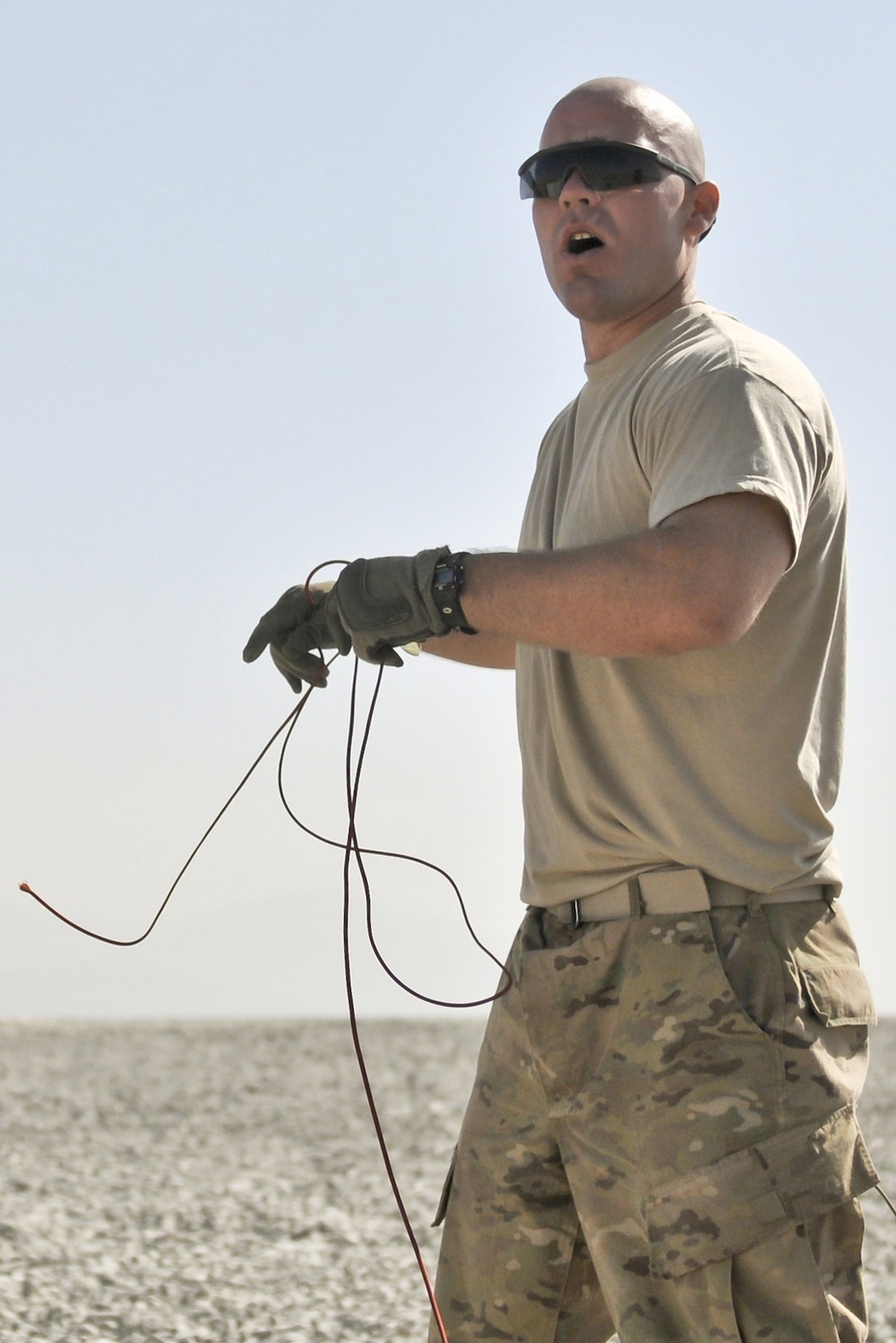 Blackhawk soldiers perform sling load operations