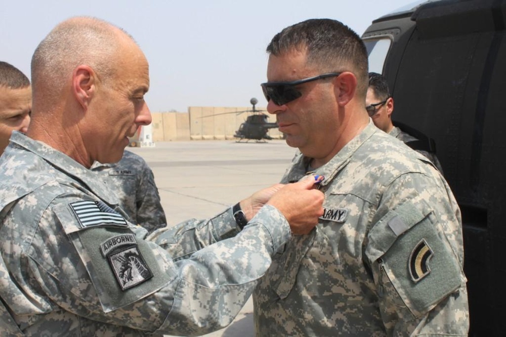 1-171 medevac crew awarded air medals