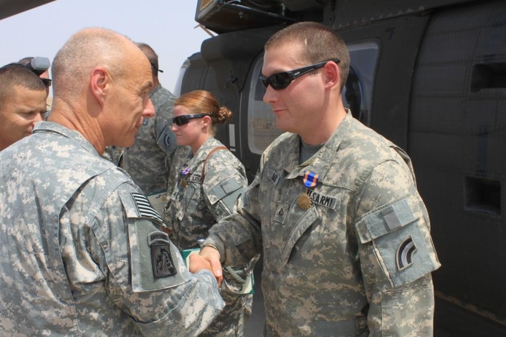 1-171 medevac crew awarded air medals