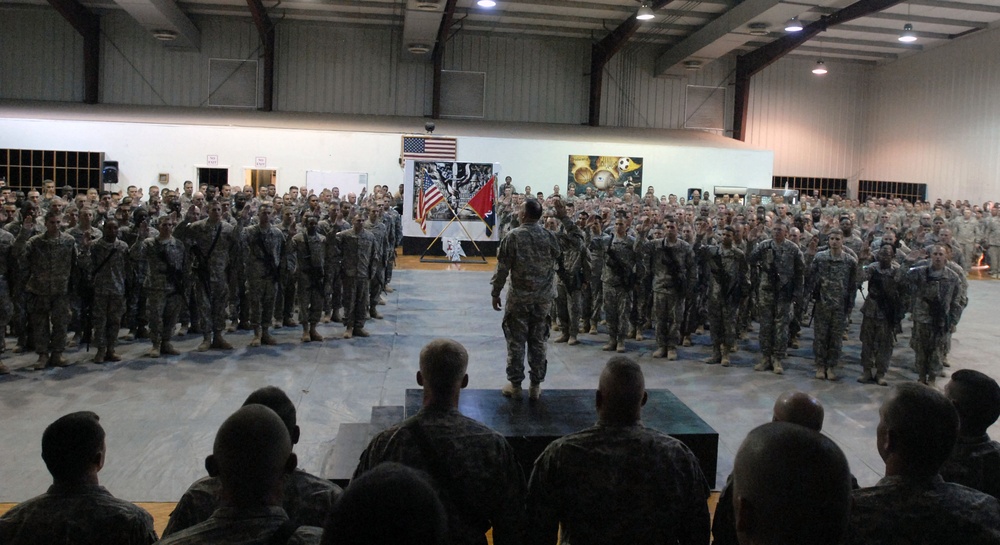 ‘Dagger’ Brigade conducts mass re-enlistment at Camp Liberty, Iraq