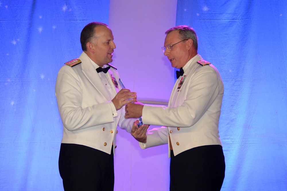 SPAWAR commander receives Hispanic engineer award for STEM achievements