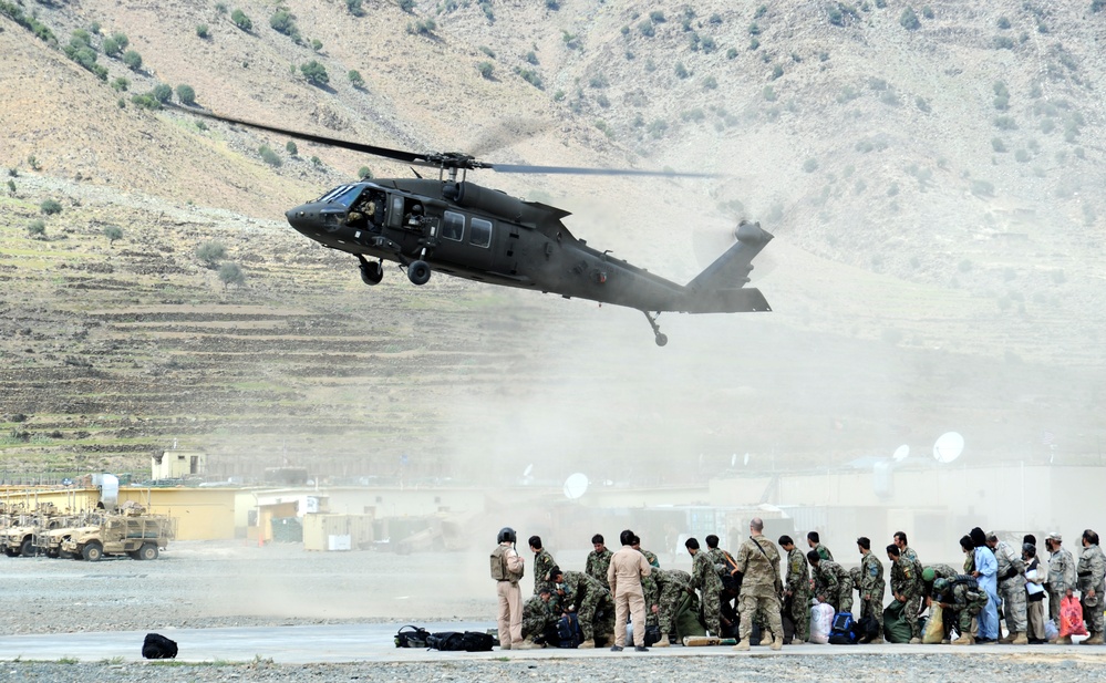 UH-60 Black Hawk comes in for a landing