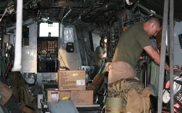 HMH-461 conducts desert training at EMV