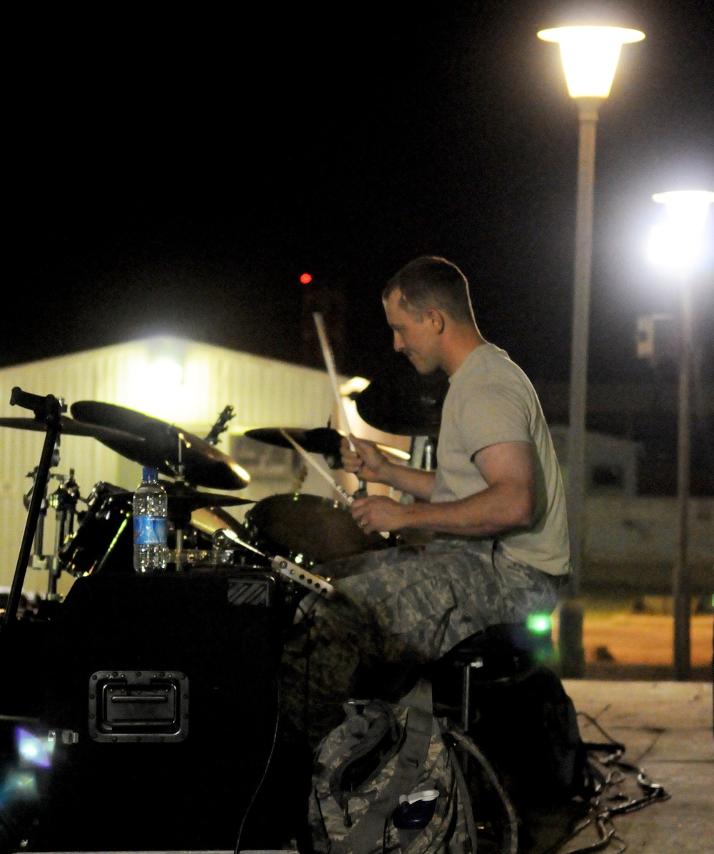 AFCENT Band sings for airmen