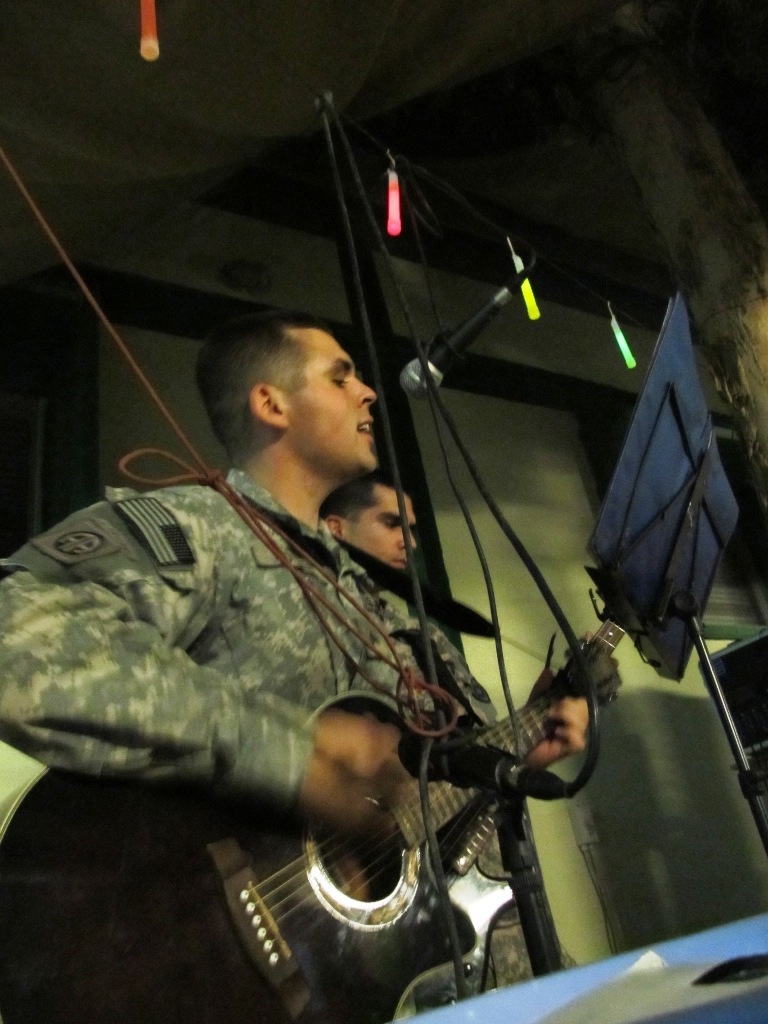 Two soldiers share talents while deployed in Iraq