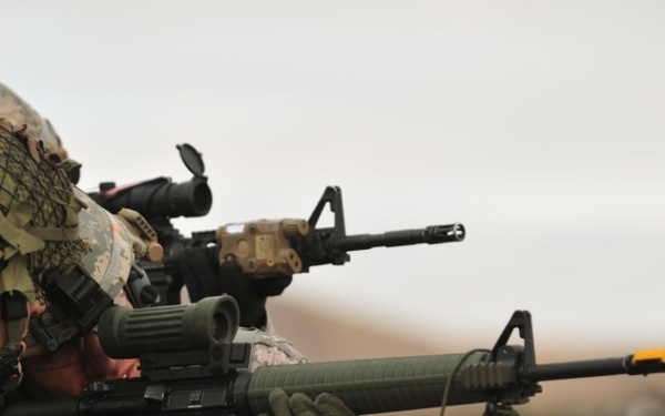 U.S.-Canadian artillery partner at YTC