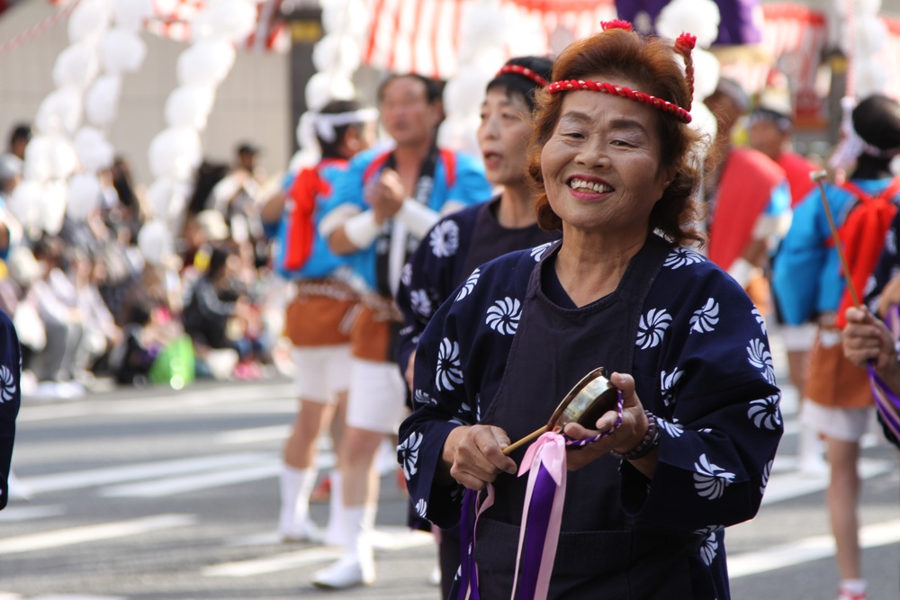 Downtown Iwakuni taken over by food, color, laughter