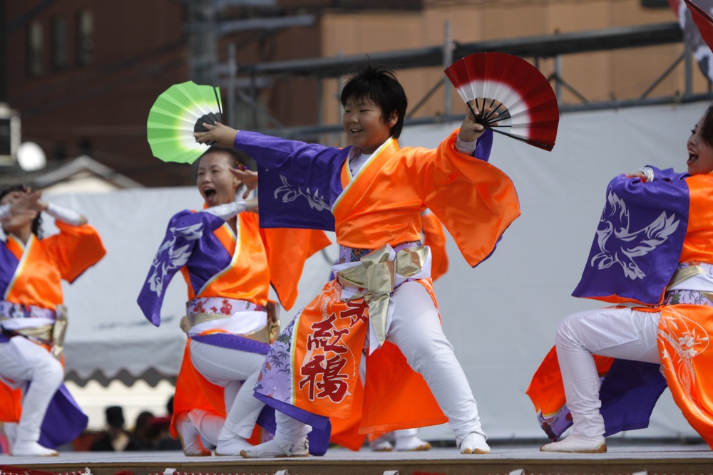 Downtown Iwakuni taken over by food, color, laughter