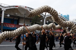 Downtown Iwakuni taken over by food, color, laughter