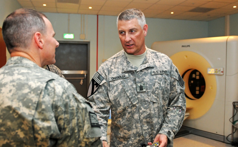 Sgt. Maj. of the Army meets with Role 3 staff