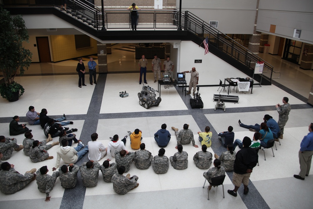 EOD Marines display practicality of robots