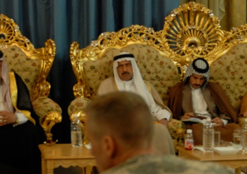 US forces meet with sheiks, Sons of Iraq