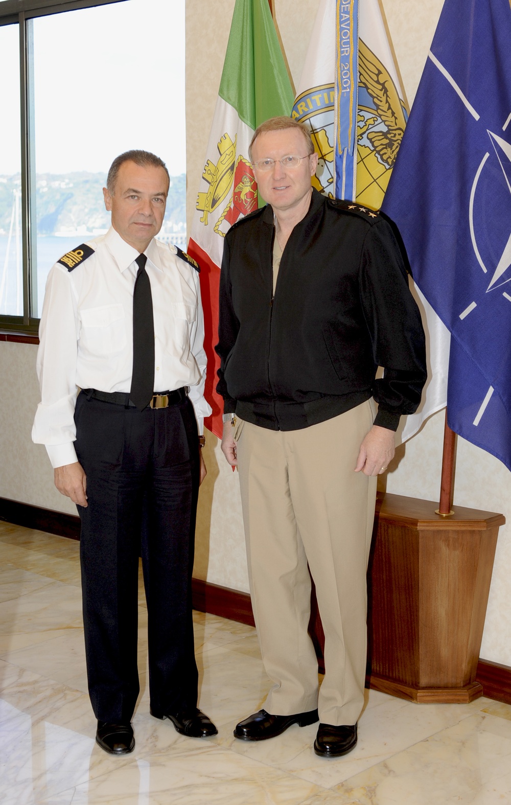 Commander US 6th Fleet visits HQ MC Naples