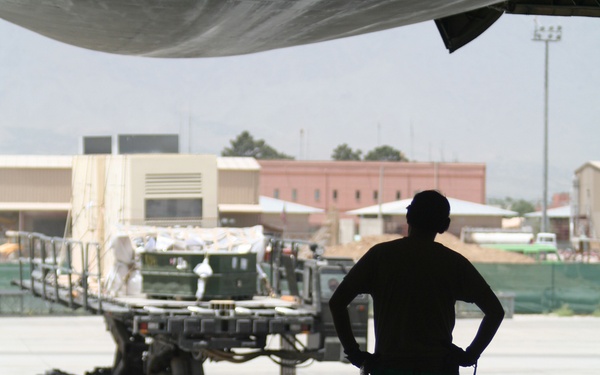 Maintainers, aerial porters, aircrews shoulder the success of fuel conservation efforts