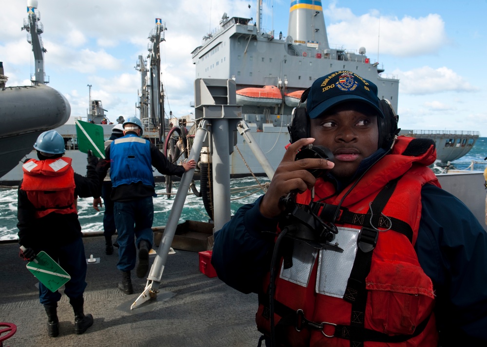 USS Arleigh Burke takes on supplies