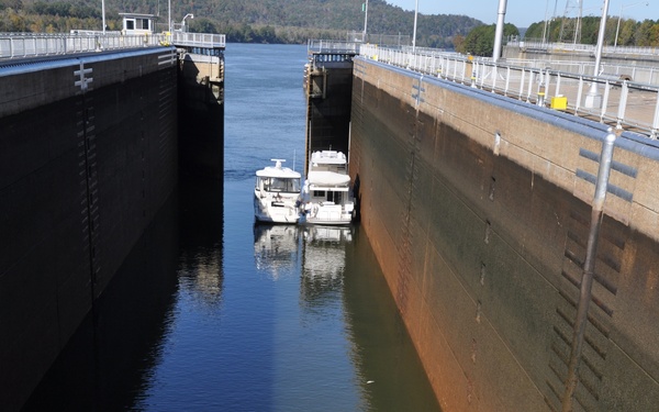 Tennessee River locking operations keep America's economy in ship shape