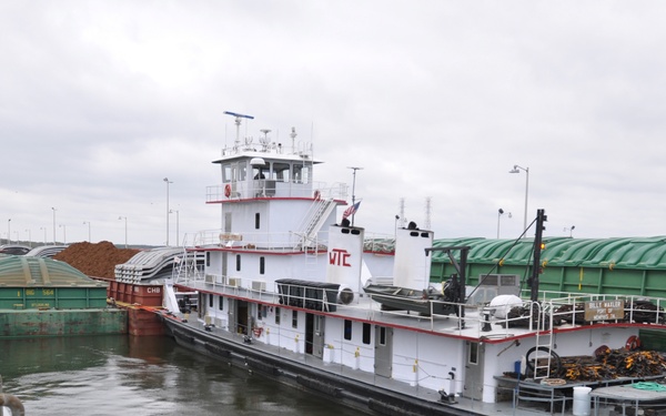 Tennessee River locking operations keep America's economy in ship shape