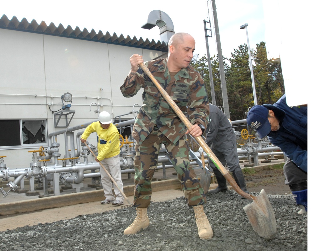 Misawa Seabees make winter preparations