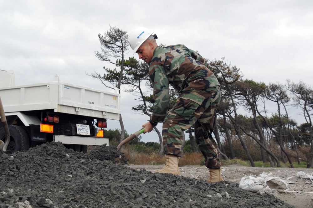 Misawa Seabees make winter preparations