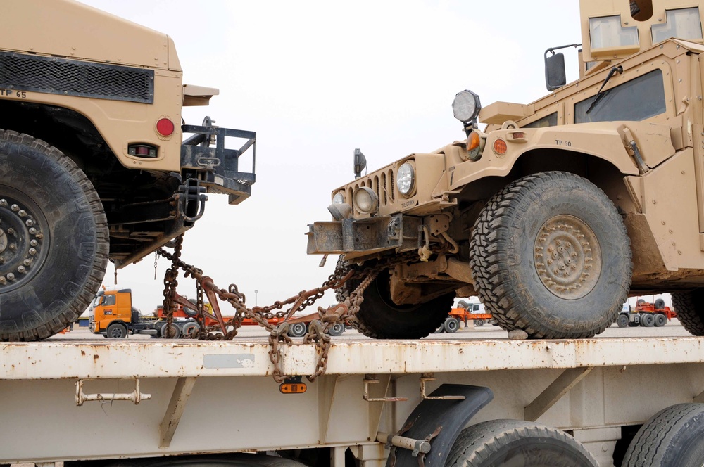 Convoys prepare to leave Iraq for good