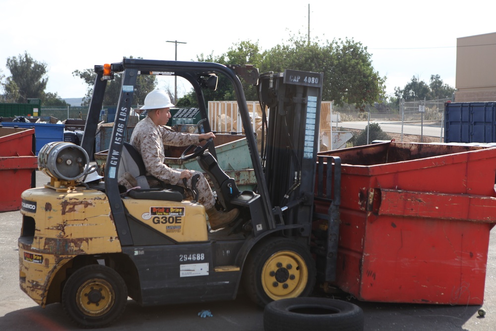 Recycling center cleans up Miramar