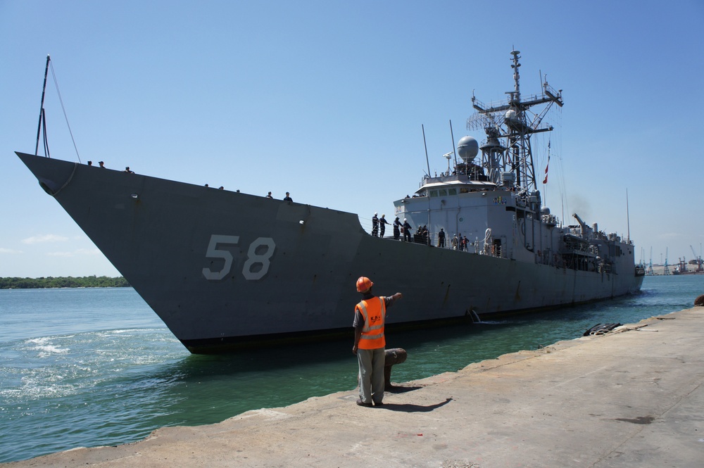 Samuel B. Roberts completes at sea exercise Cutlass Express