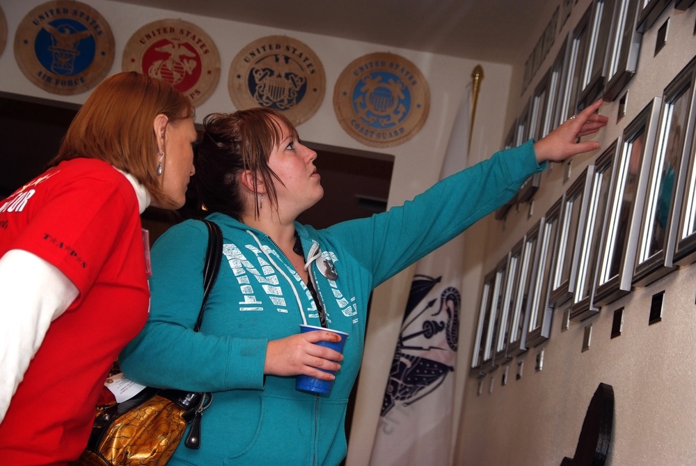 Survivors visit Fort Carson support center