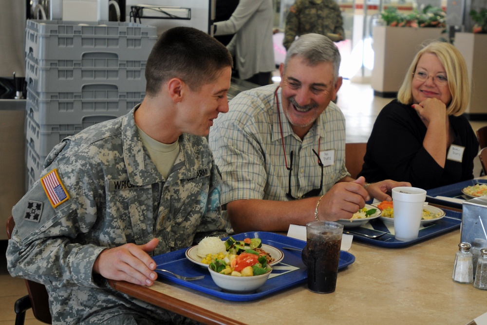 Vanguards thank residents of The Landings for Soldier support