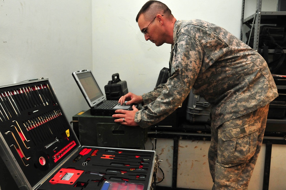 Electronic warfare soldiers keep battlefield safe