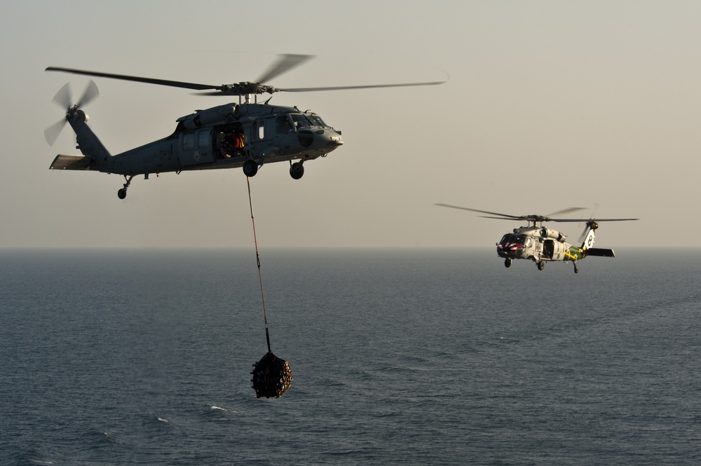 USNS Rainier transfers cargo