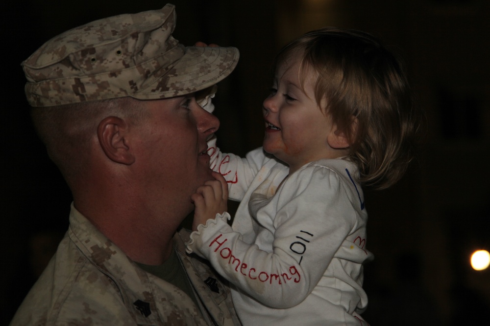 Welcome home: Logistics Marines return from deployment