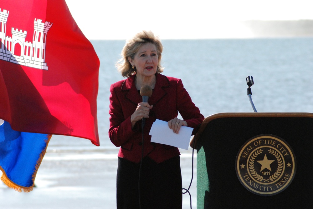 Hutchison speaks Texas City Channel ribbon-cutting ceremony