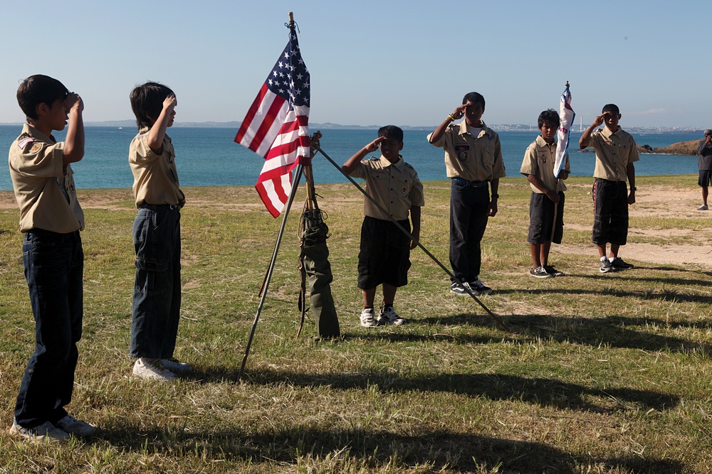 Boy Scouts teach Cub Scouts