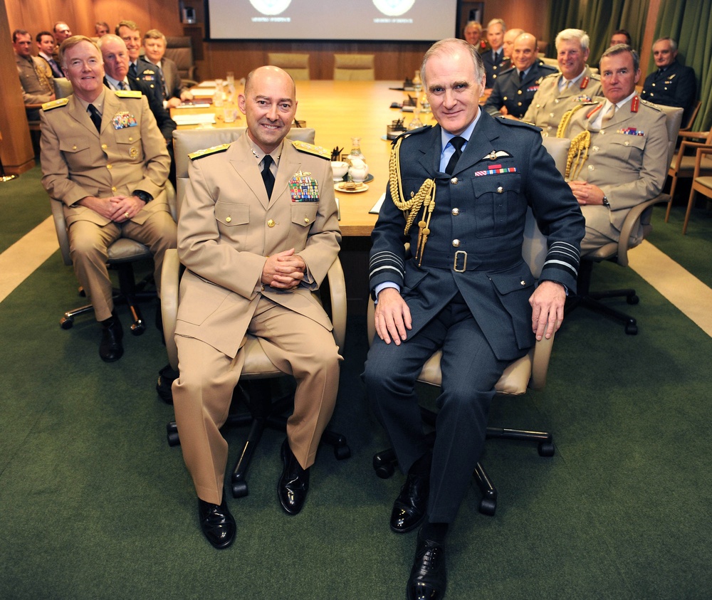 Adm. James G Stavridis visits Ministry of Defence (London)