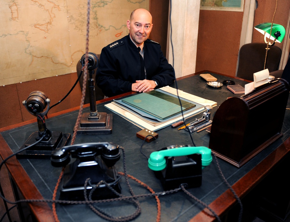 Adm. James G Stavridis visits Ministry of Defence (London)