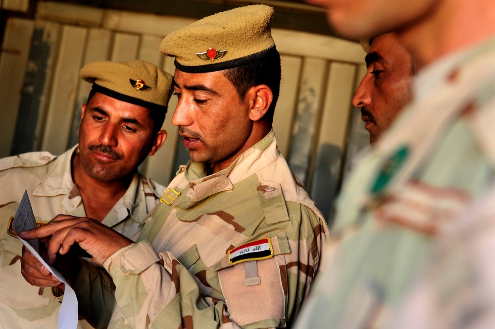Ammunition airmen train Iraqis