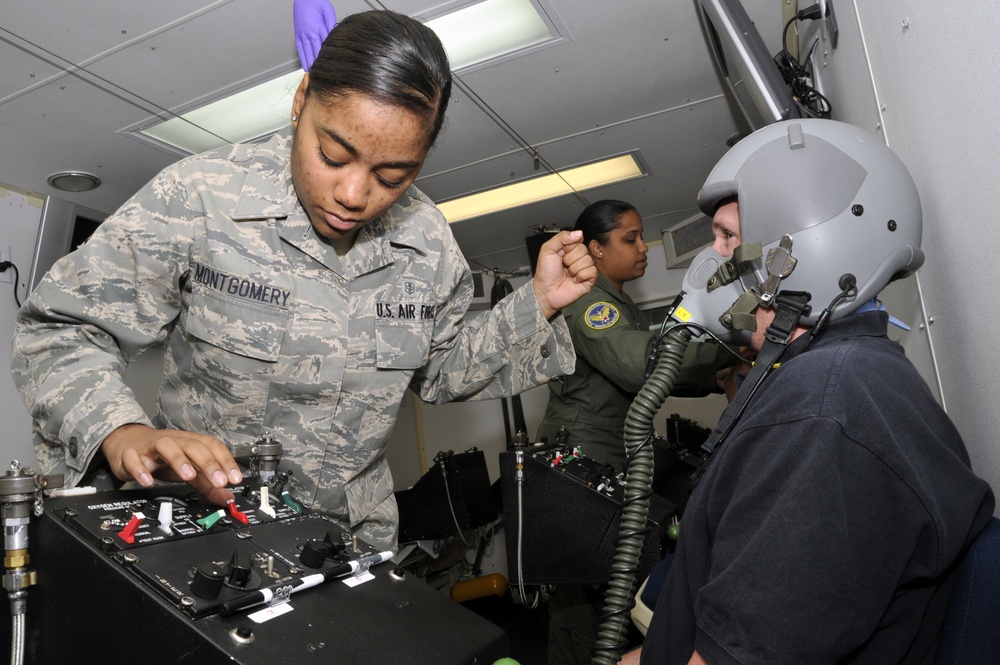 Aerospace Physiology Flight helps air crews climb to new heights