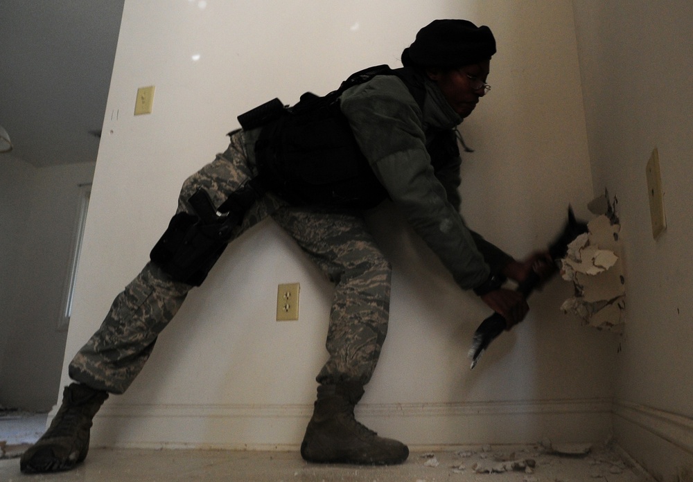 Joint Base Charleston Security Forces conduct Close Quarters Battle Training